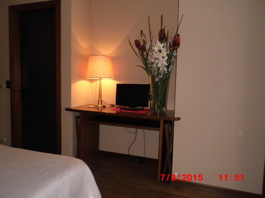 Albergo Ponte Vecchio Черноббио Номер фото