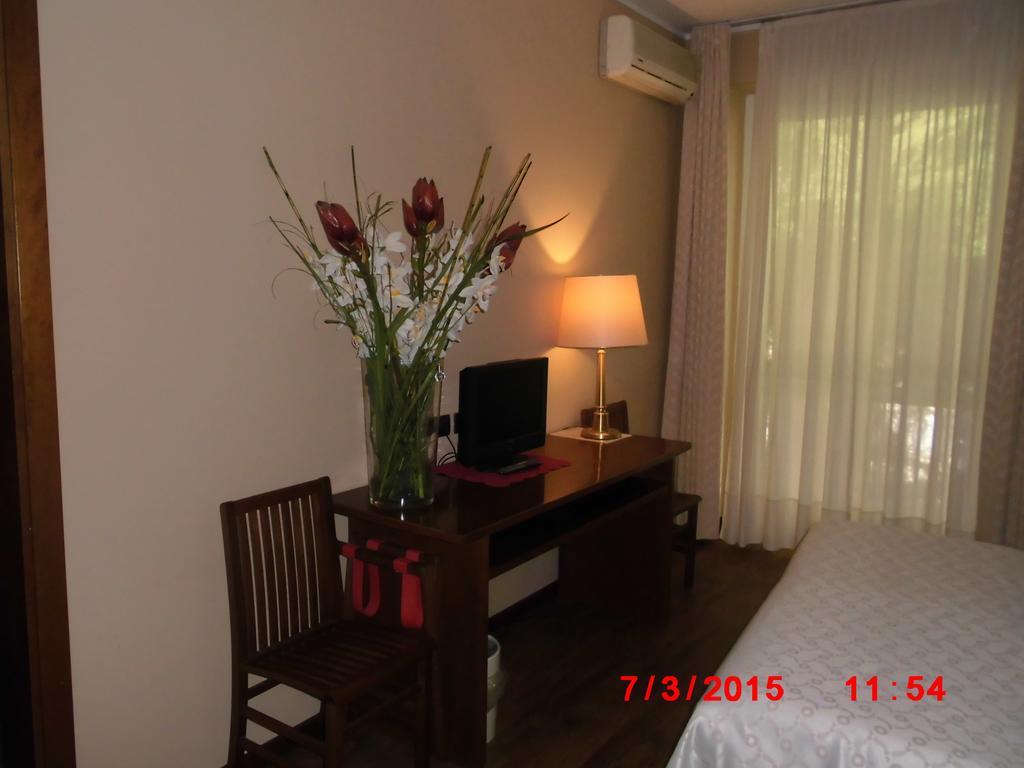 Albergo Ponte Vecchio Черноббио Номер фото