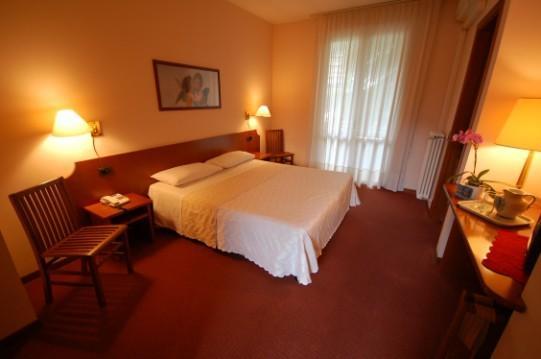 Albergo Ponte Vecchio Черноббио Экстерьер фото